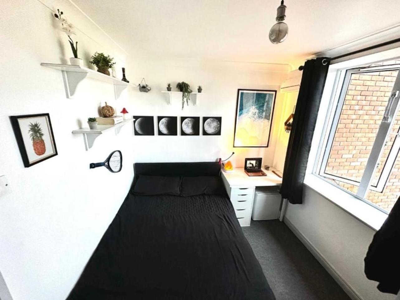 Double Room In A Cozy Shared Apartment, Custom House Harbour Apartments, Dublin